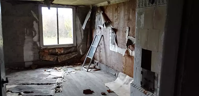 Why Selling a Distressed House Through Traditional Methods Fails in South Dakota